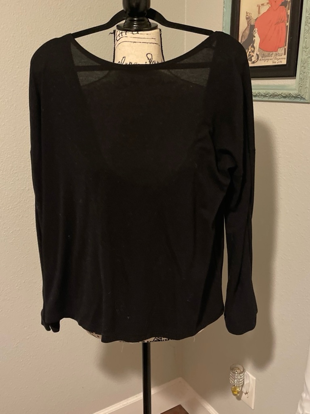 Lulu's Black Long-Sleeve Scoop Neck Top